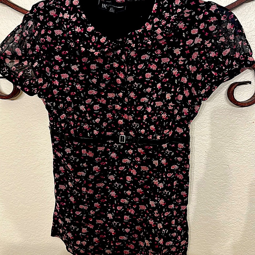 INC size Small flower top- perfect for office
